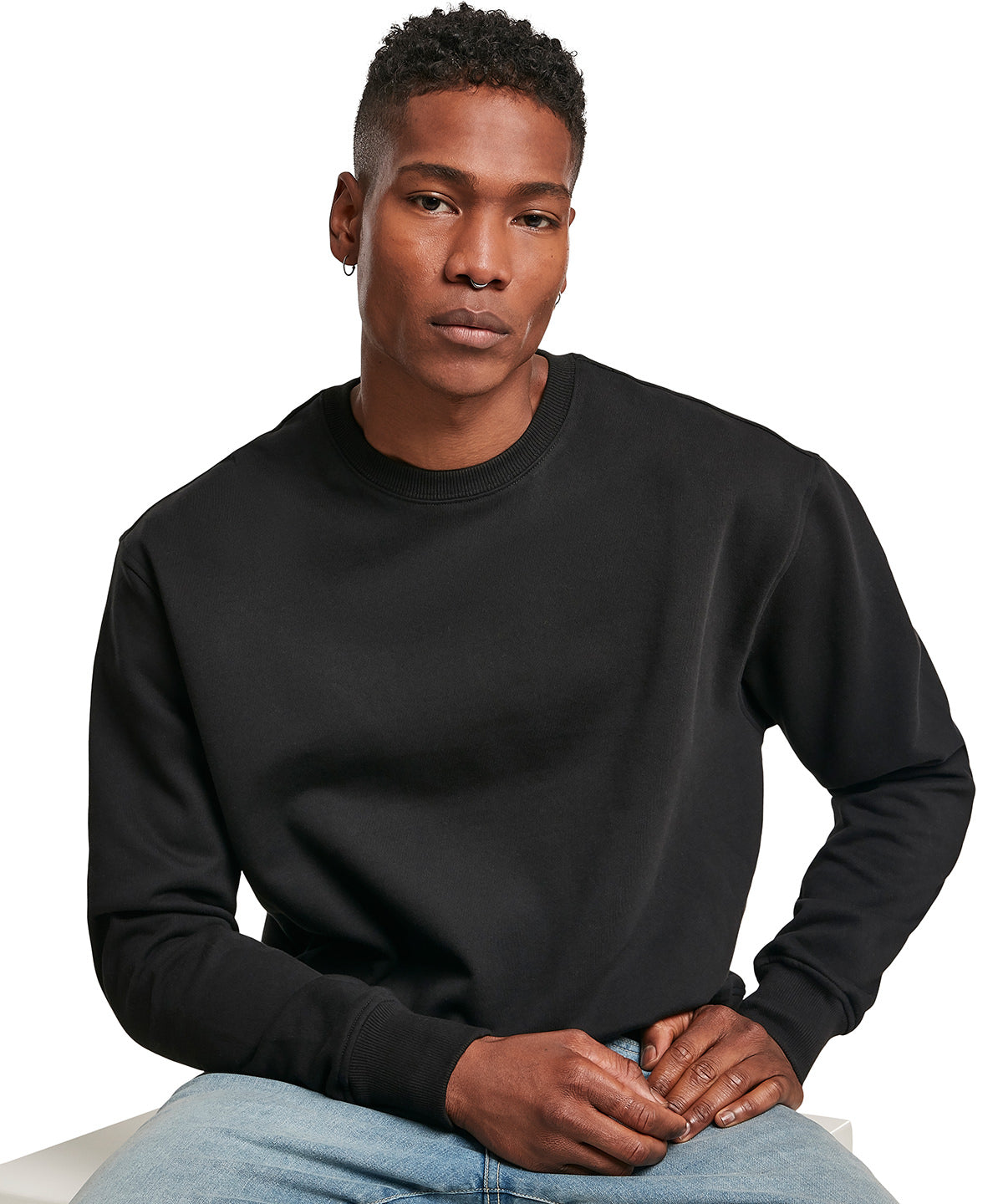 Tryck din logga på Sweatshirts från Build Your Brand - Anpassa Premium oversize crew hals i färgen för företag, föreningar och privatpersoner