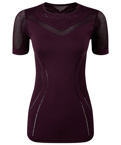 Tryck din logga på T-shirts från TriDri - Anpassa Dam TriDri sömlös '3D fit' multisport avslöjande sporttopp i färgen Mörk lila för företag, föreningar och privatpersoner