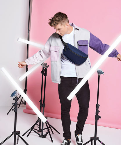 Tryck din logga på Väskor från Bagbase - Anpassa Överdimensionerad bältesväska i färgen för företag, föreningar och privatpersoner