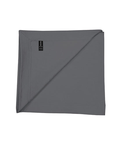 Tryck din logga på Filtrar från Gildan - Anpassa Stadionfilt i Heavy Blend fleece i färgen Mörkgrå One Size för företag, föreningar och privatpersoner