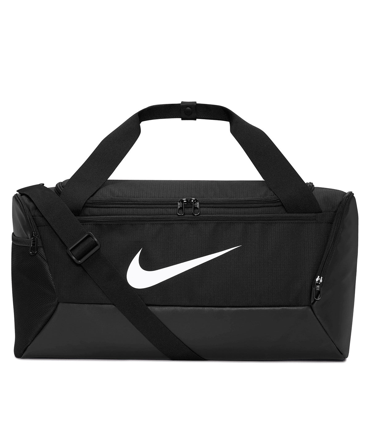 Tryck din logga på Väskor från Nike - Anpassa (NK364) Nike Brasilia liten duffel 9,5 i färgen Svart One Size för företag, föreningar och privatpersoner