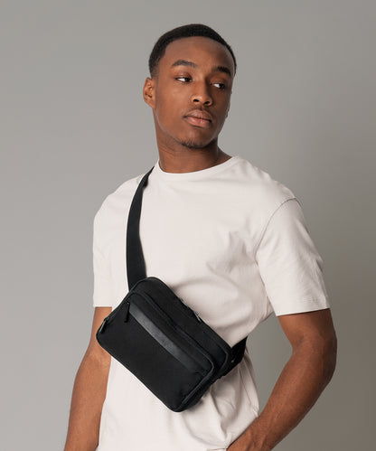 Tryck din logga på Väskor från Quadra - Anpassa Airside cross body-väska i färgen för företag, föreningar och privatpersoner