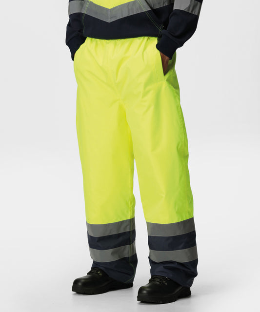 Tryck din logga på Byxor från Regatta High Visibility - Anpassa (RG468) Pro hi-vis isolerade överdragsbyxor i färgen för företag, föreningar och privatpersoner