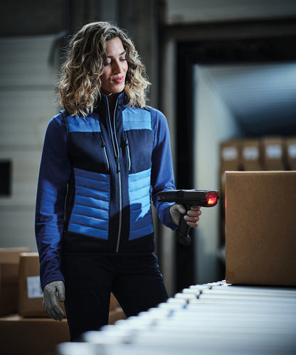 Tryck din logga på Termovästar från Regatta Professional - Anpassa E-Volve unisex termisk hybrid bodywarmer i färgen för företag, föreningar och privatpersoner