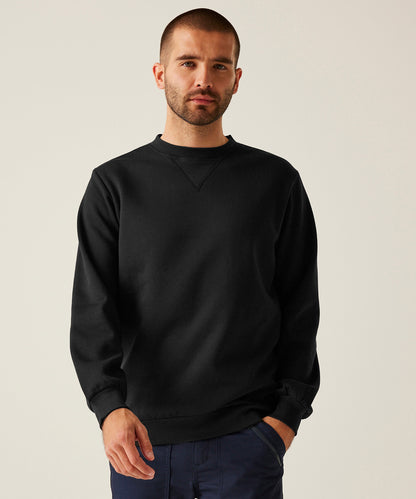 Tryck din logga på Sweatshirts från Regatta Professional - Anpassa Pro sweatshirt med rund hals i färgen för företag, föreningar och privatpersoner