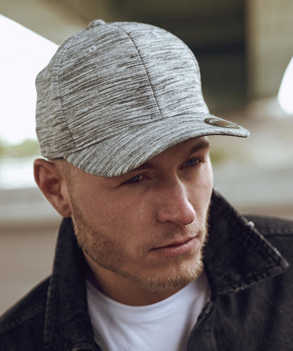 Tryck din logga på Kepsar från Flexfit by Yupoong - Anpassa Randig melange Flexfit i färgen för företag, föreningar och privatpersoner