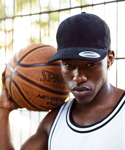 Tryck din logga på Kepsar från Flexfit by Yupoong - Anpassa Mellanprofil i borstad bomullstwill i färgen för företag, föreningar och privatpersoner